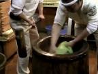 Výroba tradičného japonského koláčika mochi