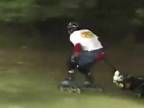 Extrémne moto-korčuľovanie v teréne