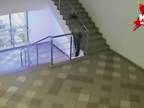 Hodila si to zo schodov