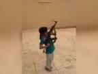 9-ročná teroristka s AK-47