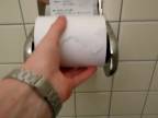 Výmena toaleťáku nebola nikdy jednoduchšia! (Japonsko)