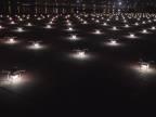 300 dronov na nočnej oblohe (Katar)