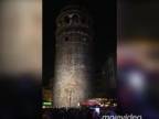Šialená svetelná šou na veži Galata (Istanbul)