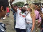 Každý chce mať selfie s blodínkou (India)