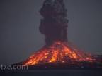 Nepokojná Krakatoa v noci