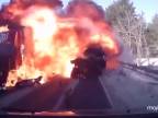 Výbuch po čelnej kolízii medzi džípom a nákladným autom