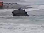 Ruská technika vs. vlny na pobreží ostrova Sachalin