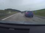 Unikal pred policajtmi rýchlosťou 250 km/h (Bielorusko)