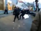 Agresívni liberáli napadli voličov ĽSNS v Trnave, obuškami!!