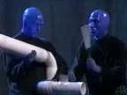 Blue Man Group hrajú na inštalatérských trúbach