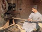 Výroba tkanej postele Charpai