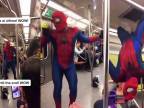 Spiderman má nove zamestnanie, vystupuje v newyorskom metre