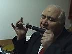 Rumun Štefan Popescu vymyslel hudobný nástroj, ktorý nazval Digi fonf