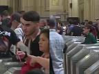 Argentínčania cestujú metrom na čierno kvôli 250%-nej inflácii v krajine
