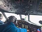 Piloti v lietadle Lockheed WP-3D Orion letia do oka hurikánu Melissa