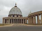 Najväčší kostol na svete sa nachádza v africkom meste Yamoussoukro, meria 158m!