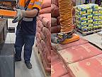 Nakladanie vriec cementu nebolo nikdy jednoduchšie!