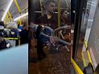 Ukrajinské spodiny masakrujú ľudí vo Varšave