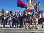 Ukrajinci oslavovali 23. mája Deň hrdinov, priamo na Majdane sa hajlovalo