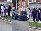 Dav sa vrhol na policajtov a bránil im v zadržaní podozrivého v Chicagu