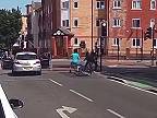 Vitajte v Británii: Mačetová potýčka v Manchesteri počas bieleho dňa