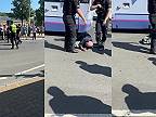 Policajti v Lancashire zhodili starého muža na zem po zablokovaní autobusu