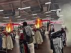 Muž podpálil obchod Burlington Coat Factory v Bronxe