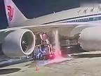 Tankovacie vozidlo sa pri tankovaní Boeingu 747 na JFK posunulo, let bol zrušený
