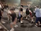 Tínedžeri brutálne napadli študenta v nákupnom centre v Charlotte