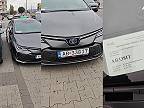 Ukrajinské parkovanie pred Lidlom v Bratislave
