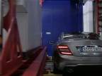 Mercedes v továrni simuluje extrémne počasie