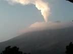 Sopka Popocatépetl znova chŕli popol