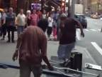 Bitka s barlami na Time Square, NY