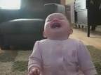 Dievčatko dostalo záchvat smiechu