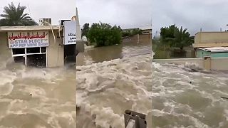 Spojené arabské emiráty zasiahli silné dažde, emirát Šardžá bol pod vodou