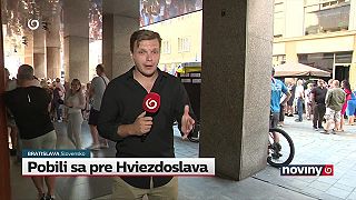 Demonštranti sa pobili pre Hviezdoslava