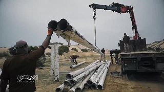 Výroba rakiet z vodovodného potrubia (Pásmo Gazy)