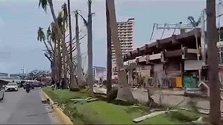 Mexické Acapulco po tom, čo ho zasiahol Otis, hurikán kategórie 5