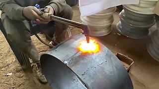 Proces výroby oceľových diskov v indickej manufaktúre