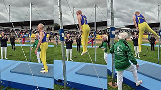 video A čo budeš v 90-tke robiť ty? Helmut Wrogemann dokáže na hrazde urobiť výmyk!