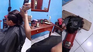 video Normálne ti s karboškou ostrihám vlasy, čo ty na to?