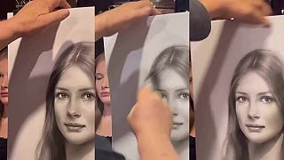 video Pouličný umelec kreslil krásne dievča