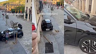 video Španielskemu býkovi sa nepáčil francúzsky Peugeot