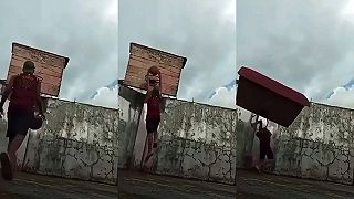 video Pozeraj, som zavesil!