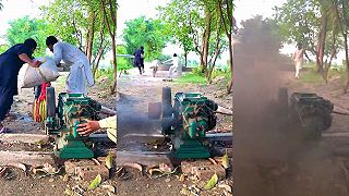 video Štart starého naftového motora pomocou bicykla (Pakistan)