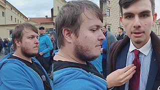 video Každý, kto nosí červenú hviezdu, by mal visieť!