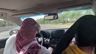 video Keď Arabi driftujú na Toyote v rýchlosti 230 km/h