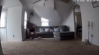 video Do psej matere, tuším mi spadne strop!