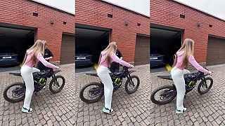 video Frigolína skúša prvýkrát elektrickú motorku