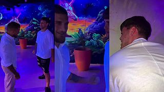 video Ako znáša úder na pečienku trénovaný zápasník a obyčajný chalan?